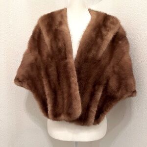 Vintage Mink Stole
*** shawl, mob wife, wedding ***